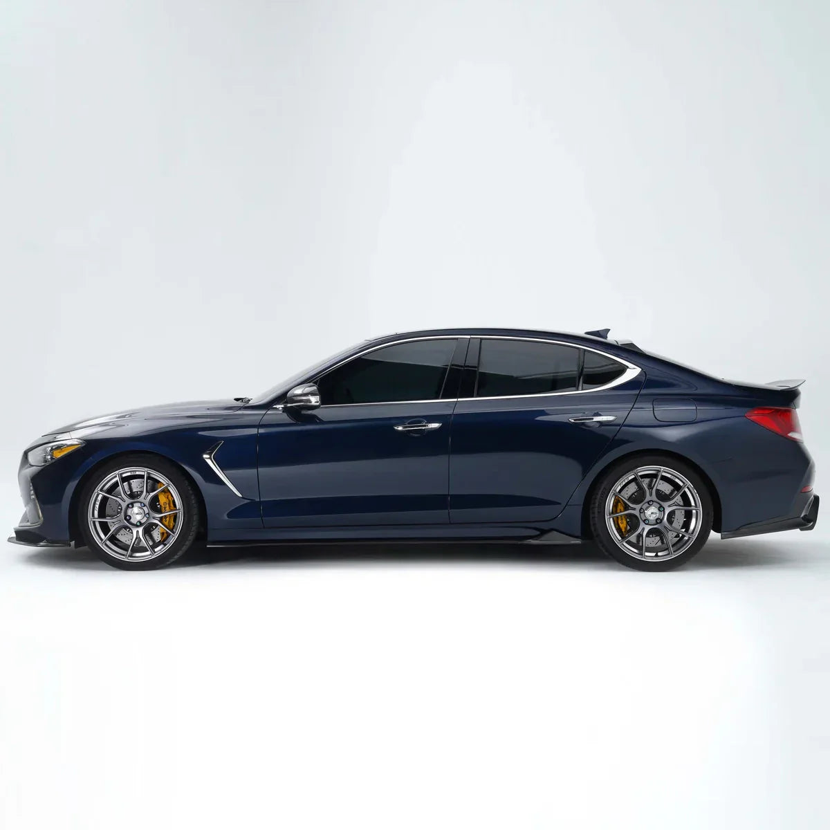 Adro Carbon Side Skirts voor Genesis G70 V3