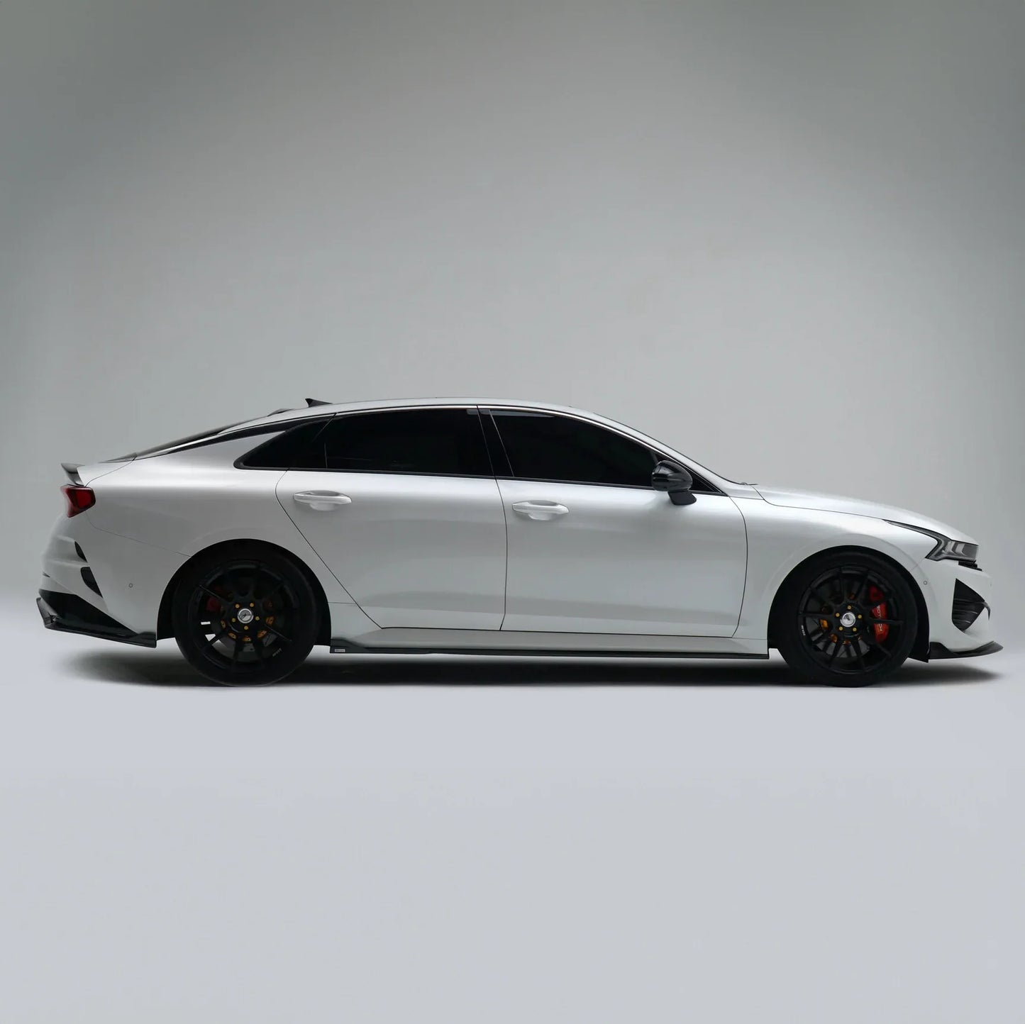 Adro Carbon Side Skirts voor Kia K5 DL3