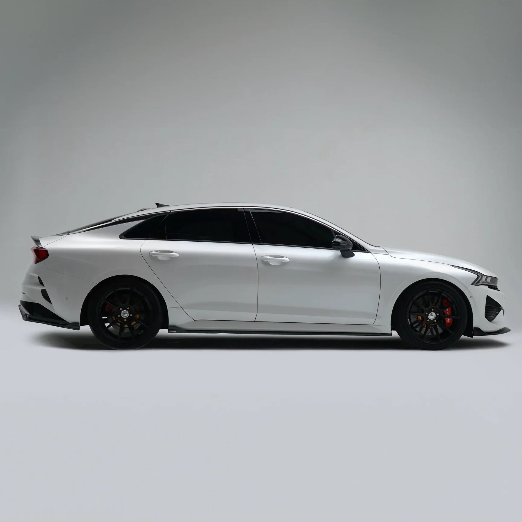 Adro Carbon Side Skirts voor Kia K5 DL3