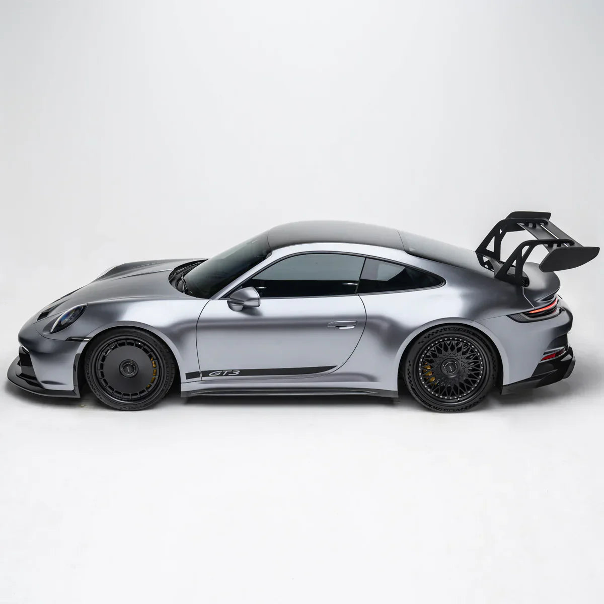 Adro Prepreg Carbon Side Skirts voor Porsche 992.1 GT3