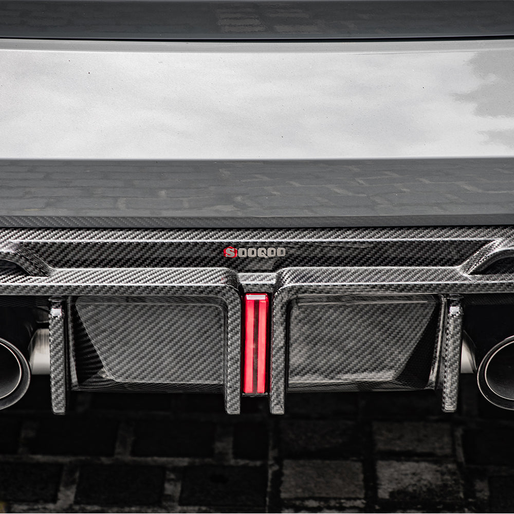 SOOQOO V1 Carbon Diffuser voor BMW M3 / M3 Touring G80, G81 (met remlicht)