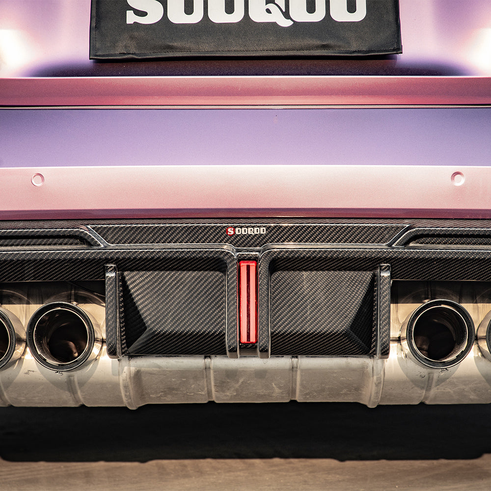 SOOQOO V1 Carbon Diffuser voor BMW M4 / M4 Cabrio G82, G83 (met remlicht)