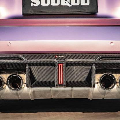 SOOQOO V1 Carbon Diffuser voor BMW M4 / M4 Cabrio G82, G83 (met remlicht)