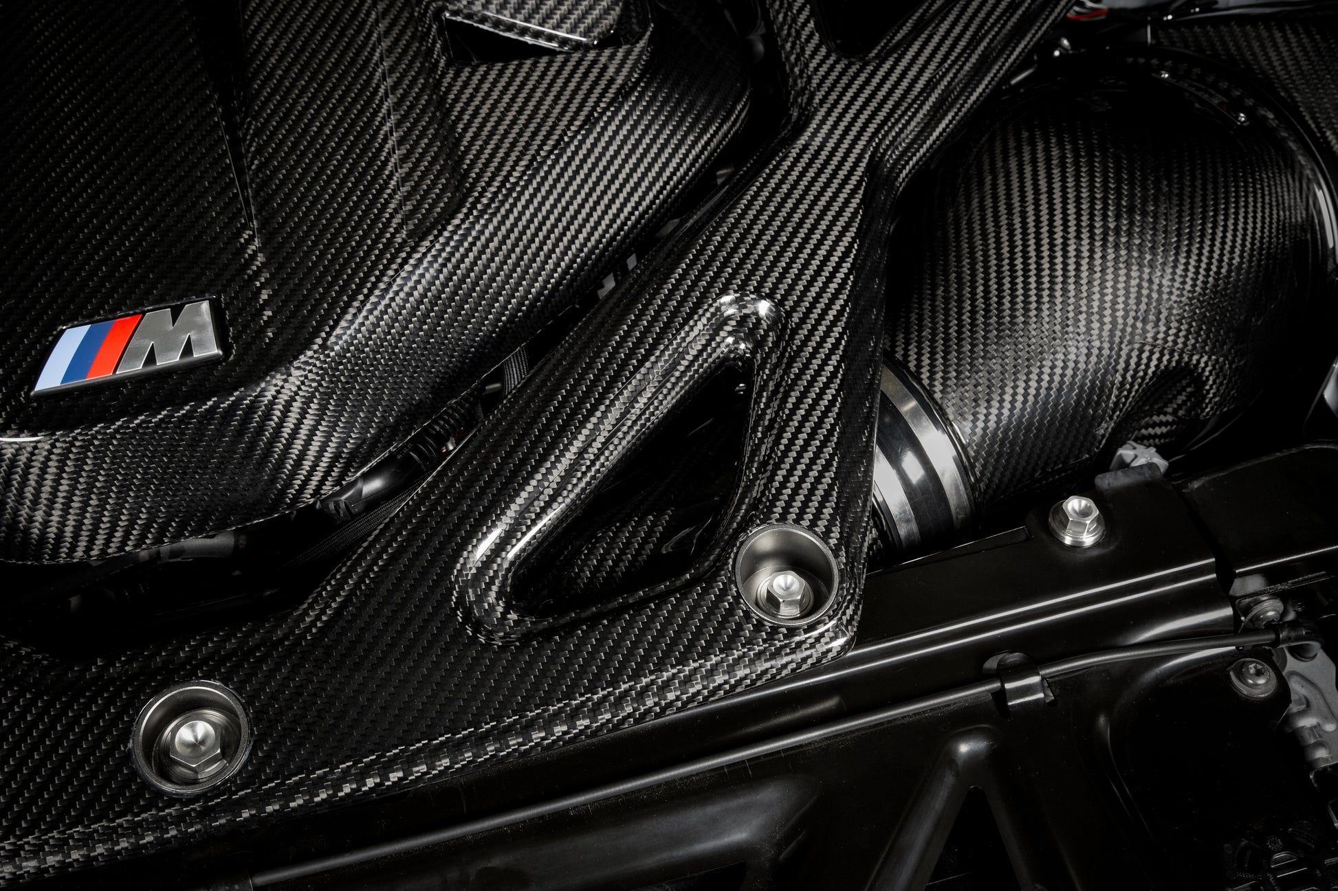 Eventuri Carbon Strutbar voor BMW G8X M2/M3/M4/CSL — Gloss