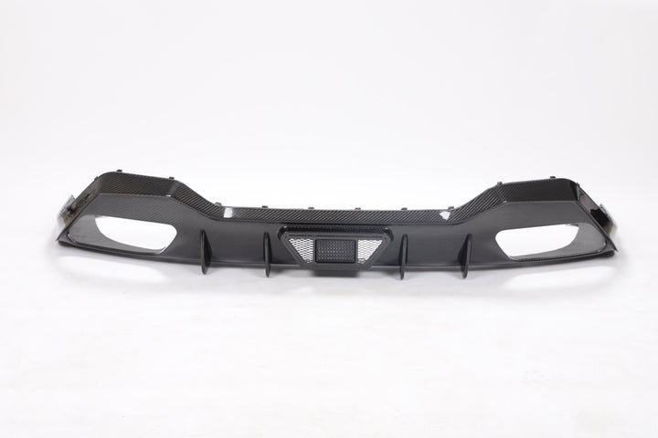 Dry Carbon Diffuser Sedan met uitsparingen voor BMW 8 Serie / M8 G16 M-Sport