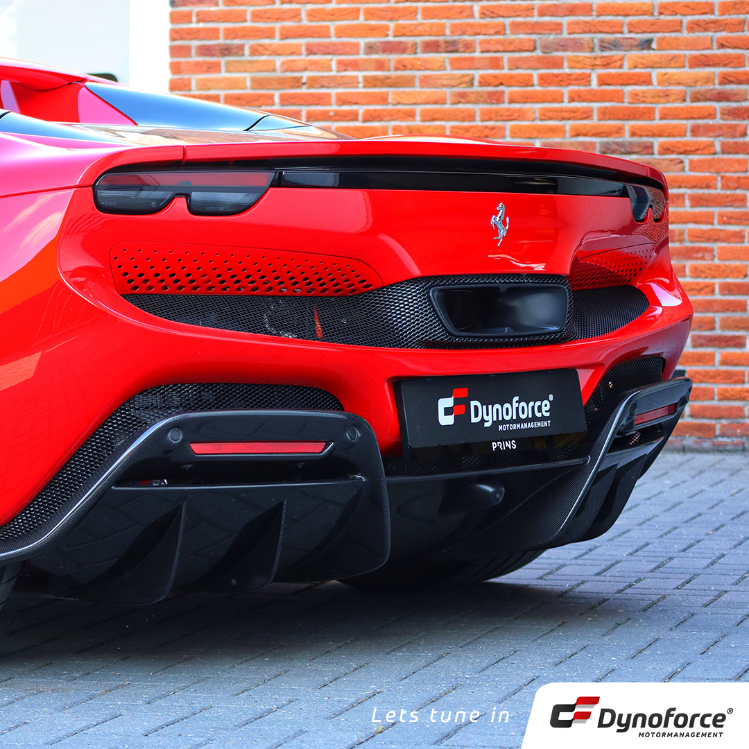 Ferrari 296 GTS: Blu Eye 2 met LED display en LaserTrack